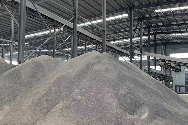 新鋪瀝青混合料面層異?，F(xiàn)象與防治措施